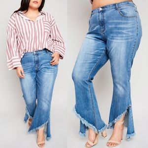 PLUS SIZE!, flared distressed comfortable jeans
